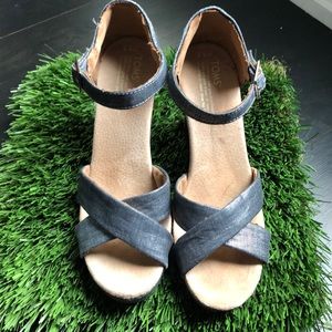 Tom’s Metallic Silver Wedge Heels